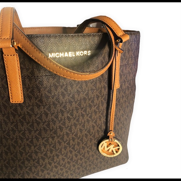 GUC Michael Kors, Signature Print Logo, Leather Tote - Picture 6 of 16